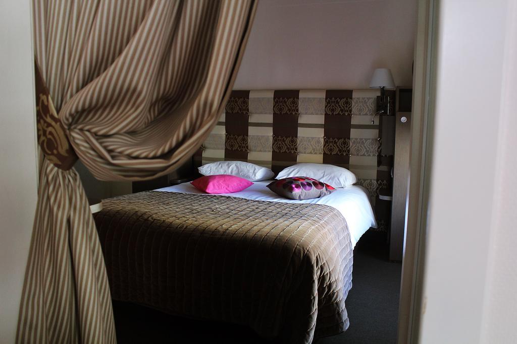 Hotel Des Bains غرانفيل الغرفة الصورة